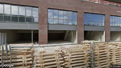 Bedrijfsruimtes for rent in The Hague Laak - Photo from Google Street View
