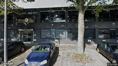 Bedrijfsruimtes for rent in Rotterdam Overschie - Photo from Google Street View Bedrijfsruimtes for rent in Rotterdam Overschie - Photo from Google Street View