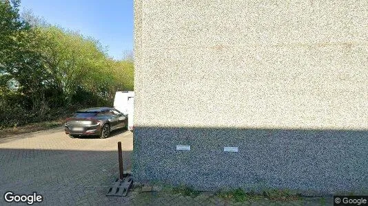 Bedrijfsruimtes for rent i Rotterdam Hoogvliet - Foto uit Google Street View