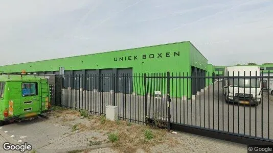 Bedrijfsruimtes for rent i Tilburg - Foto uit Google Street View