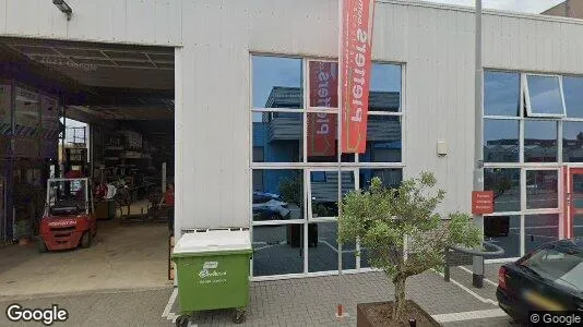 Bedrijfsruimtes for sale i Rotterdam Hoek van Holland - Foto uit Google Street View