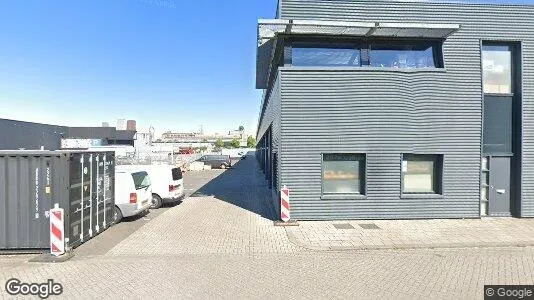 Bedrijfsruimtes for rent i The Hague Laak - Foto uit Google Street View